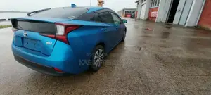 Toyota Prius 2021 Blue