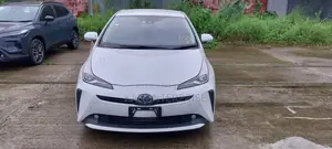 Toyota Prius 2021 White