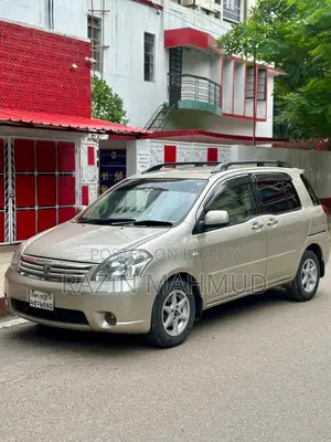Toyota Raum 1.5 Front-Wheel Drive 2005 Gold