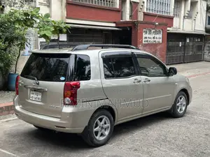 Toyota Raum 1.5 Front-Wheel Drive 2005 Gold