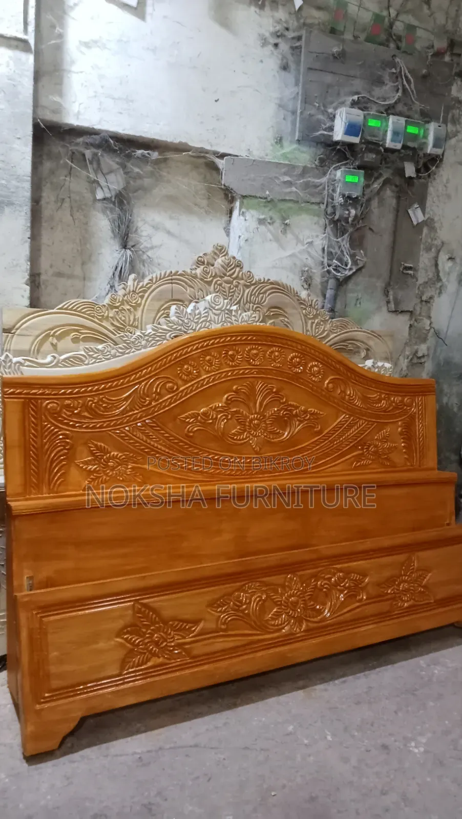 আকাশী কাঠের আড়াই ইঞ্চি সলিট কাঠ দিয়ে তৈরি