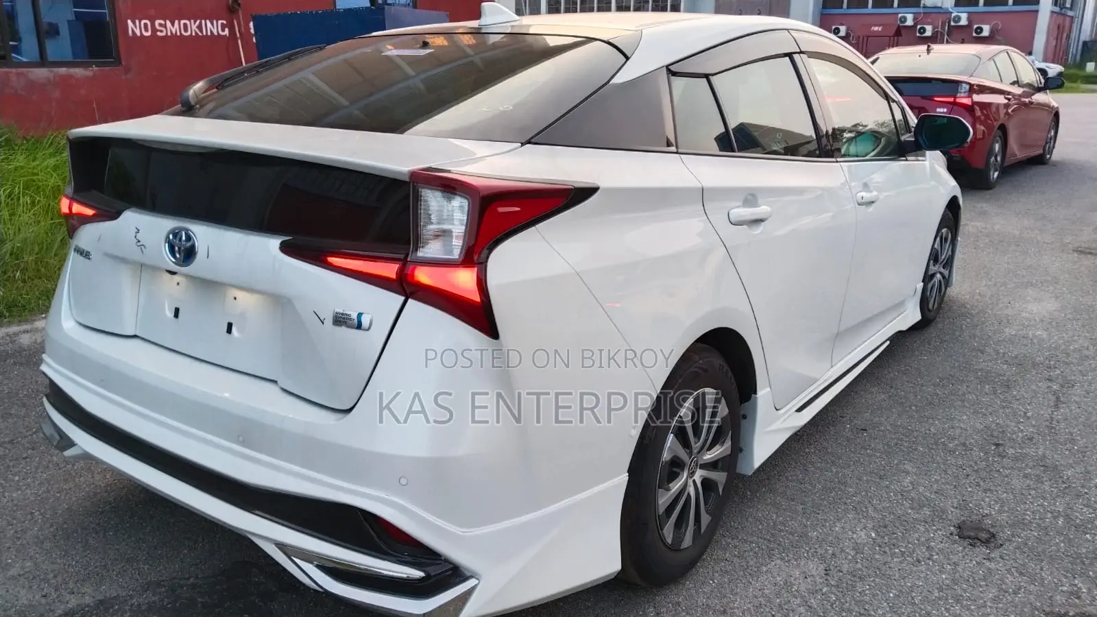 Toyota Prius 2021 White