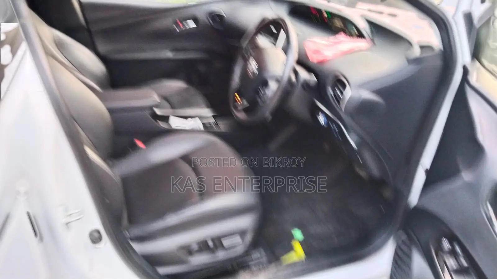 Toyota Prius 2021 White