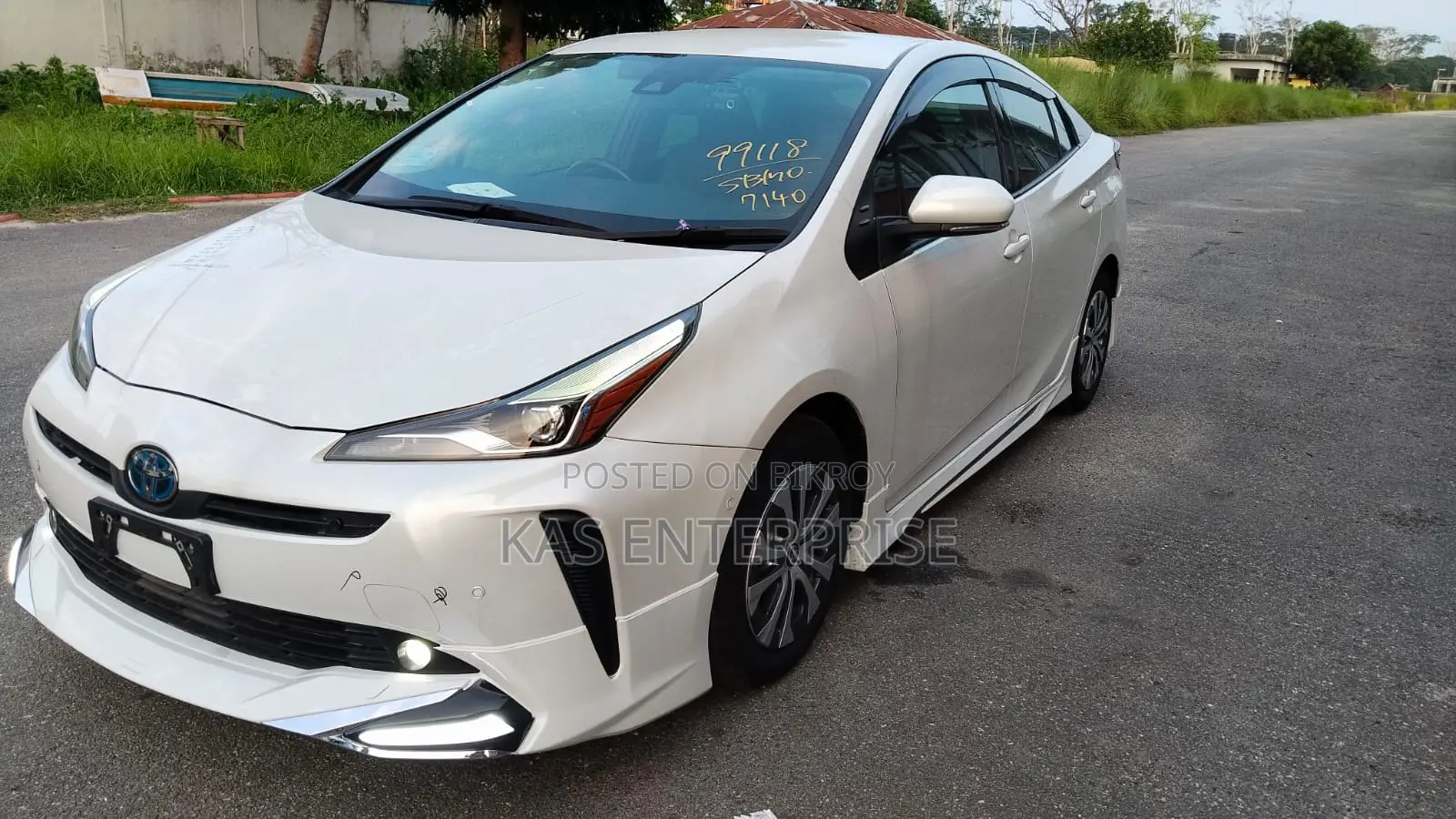 Toyota Prius 2021 White