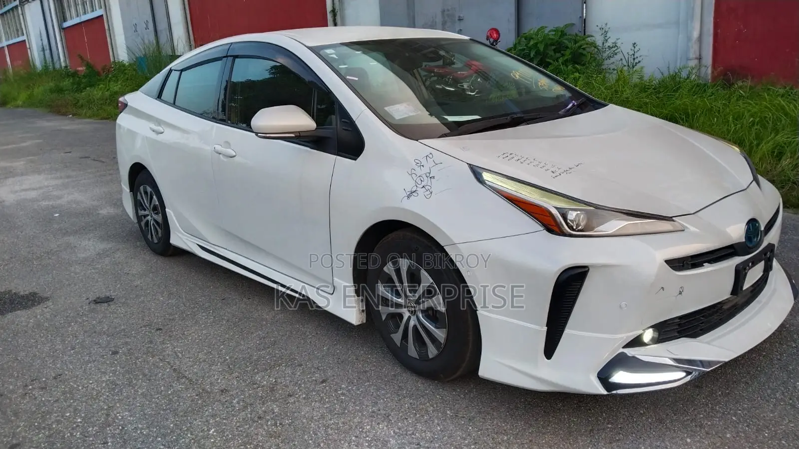 Toyota Prius 2021 White