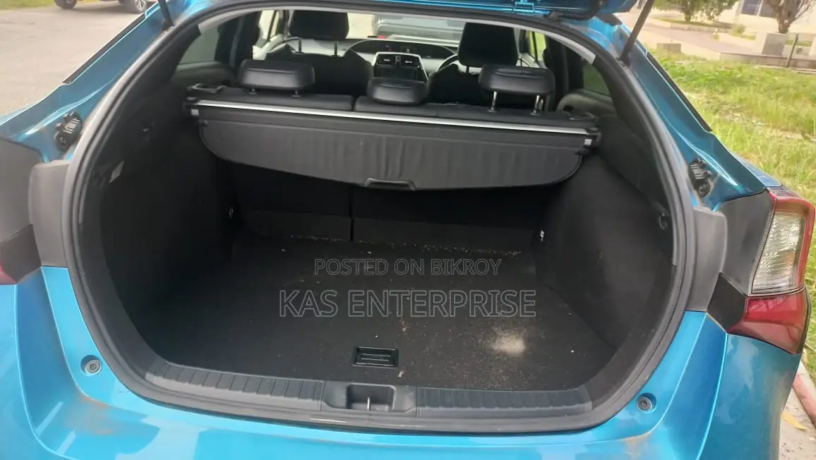 Toyota Prius 2021 Blue
