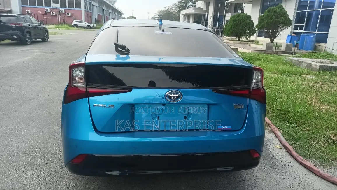 Toyota Prius 2021 Blue