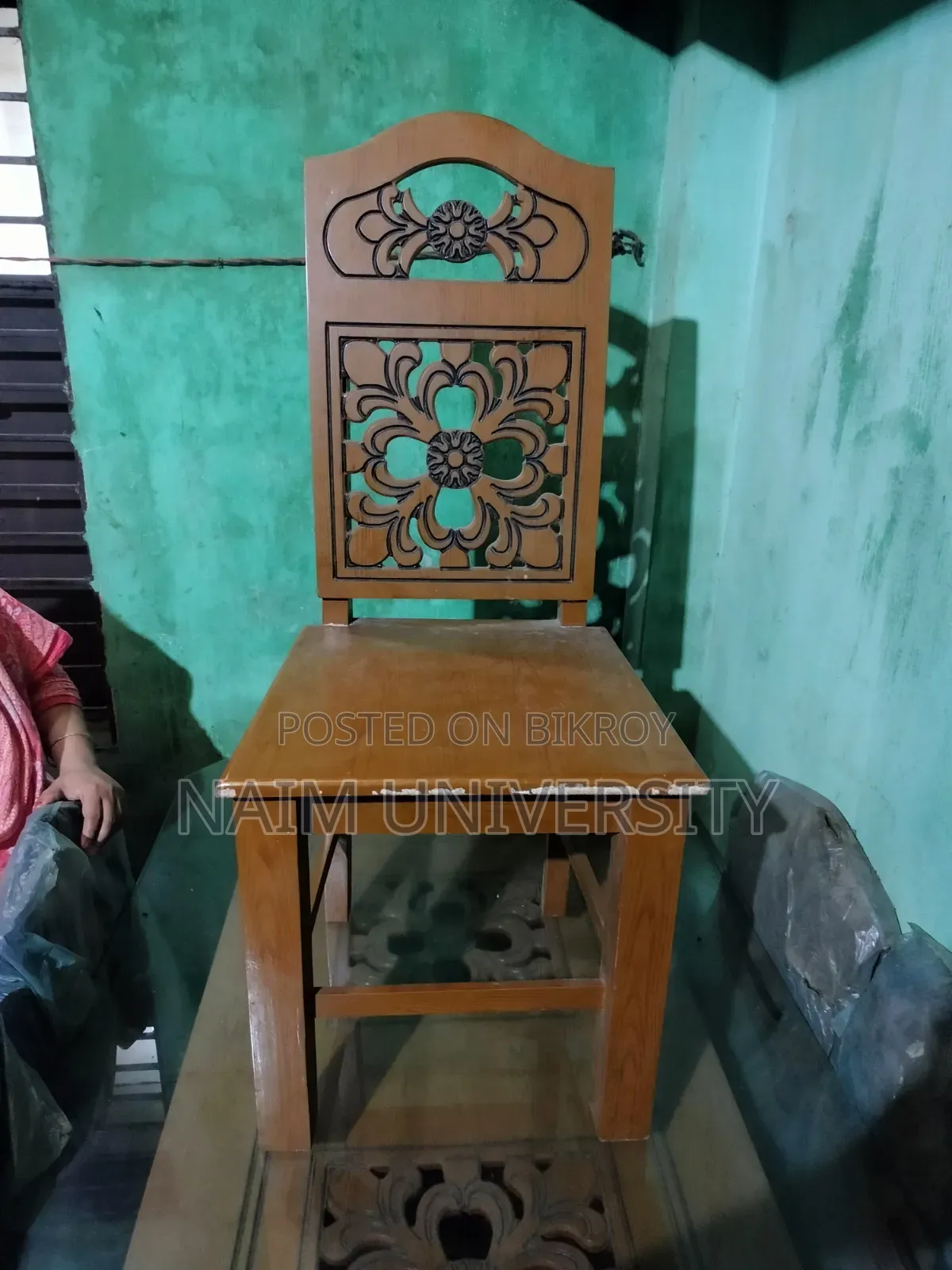 ৬ চেয়ারসহ গ্লাস টপ ডাইনিং টেবিল সেট বিক্রি হবে
