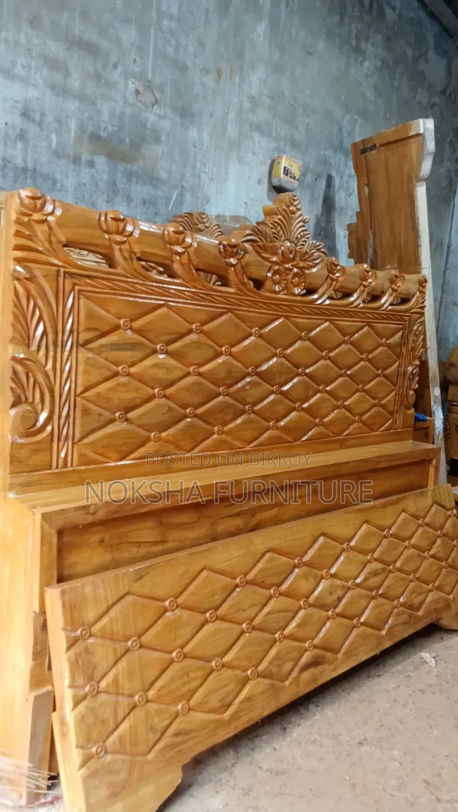 2.5" Thick Solid Wood Bed - Urgent Sale
