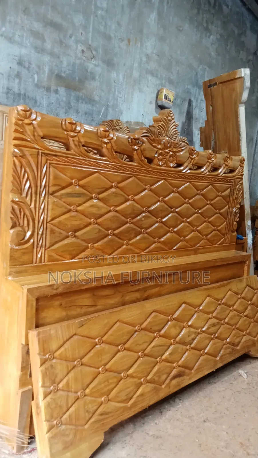 2.5" Thick Solid Wood Bed - Urgent Sale