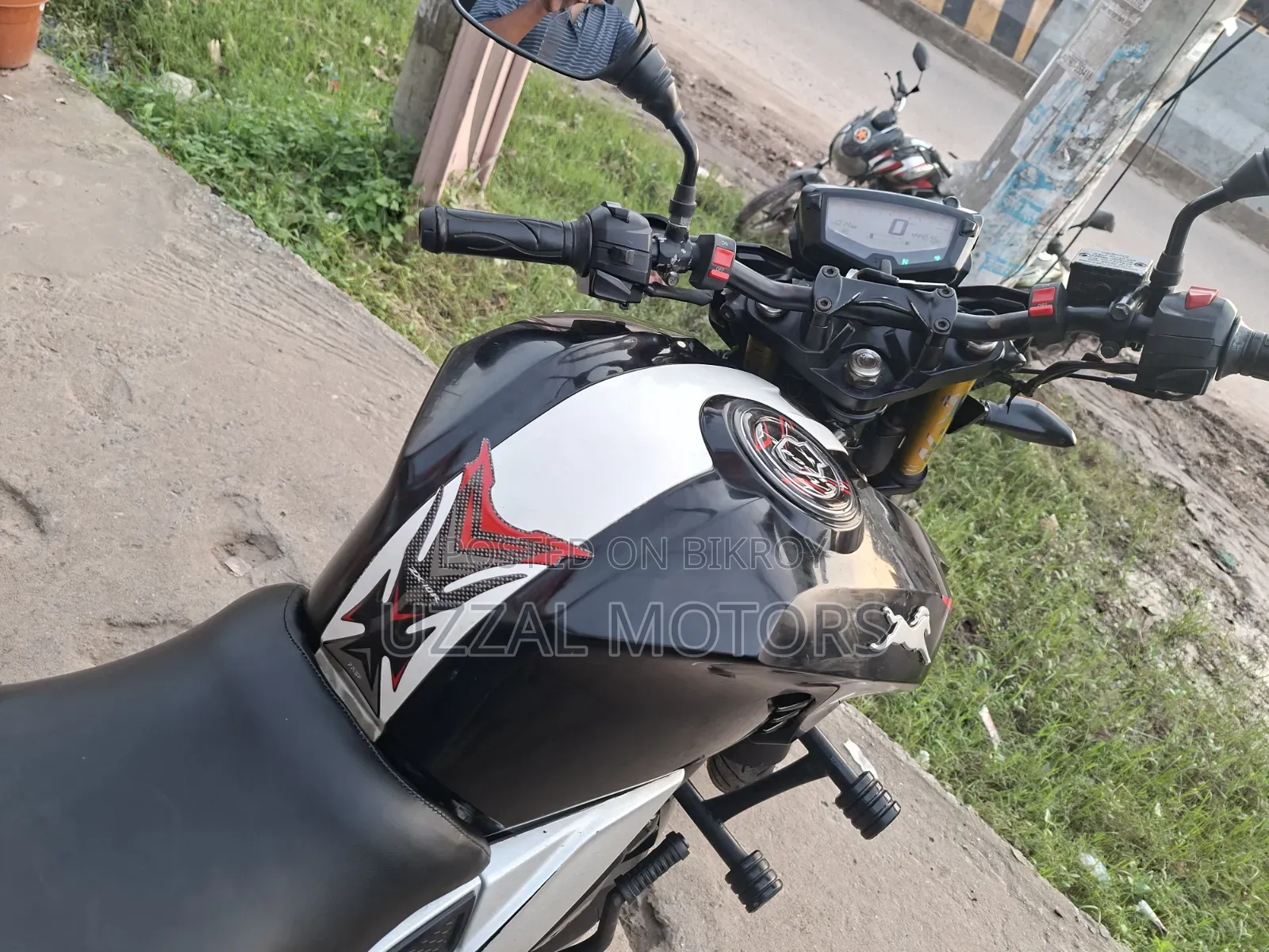 TVS Apache RTR 160 4V 2018 Black