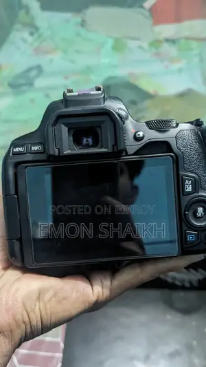 Cannon 250D or 200D Mark Ii