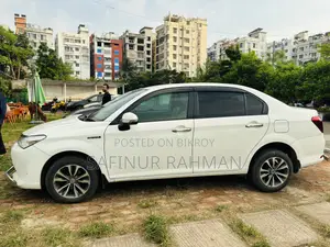 Toyota Axio 1.5 Hybrid 2WD 2016 White