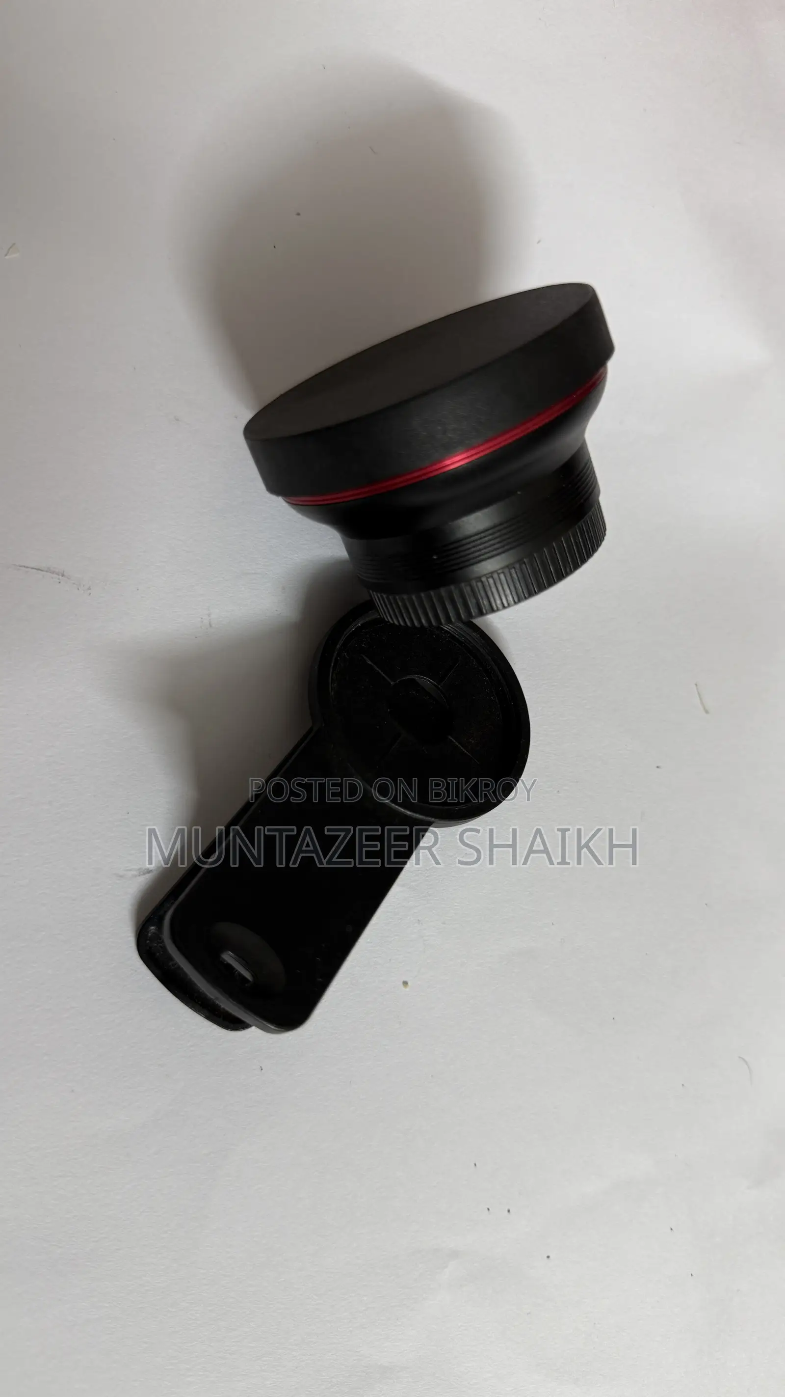 স্কাইভিক ওয়াইড এবং ম্যাক্রো লেন্স।