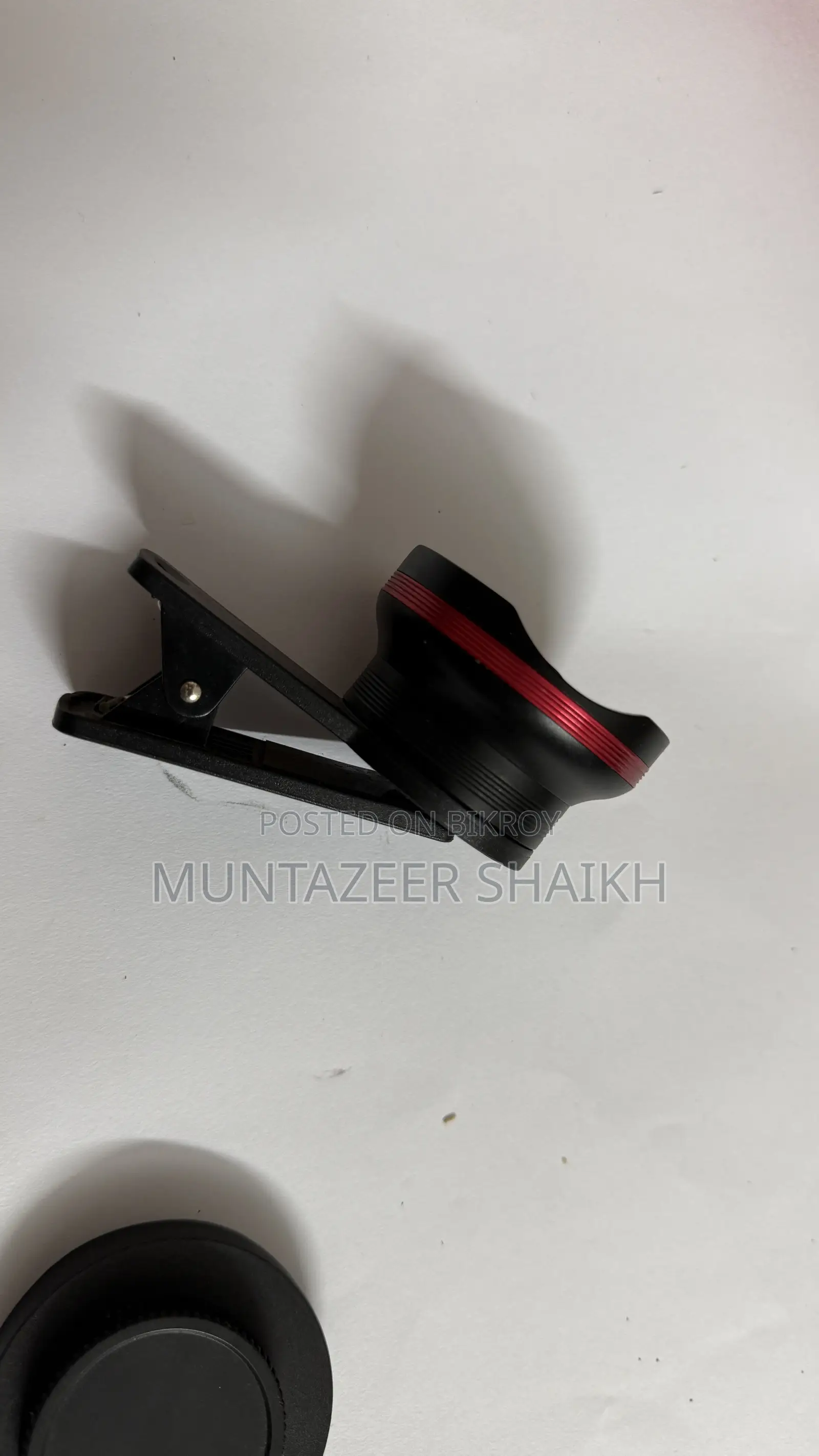 স্কাইভিক ওয়াইড এবং ম্যাক্রো লেন্স।