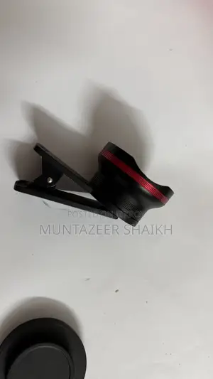 স্কাইভিক ওয়াইড এবং ম্যাক্রো লেন্স।