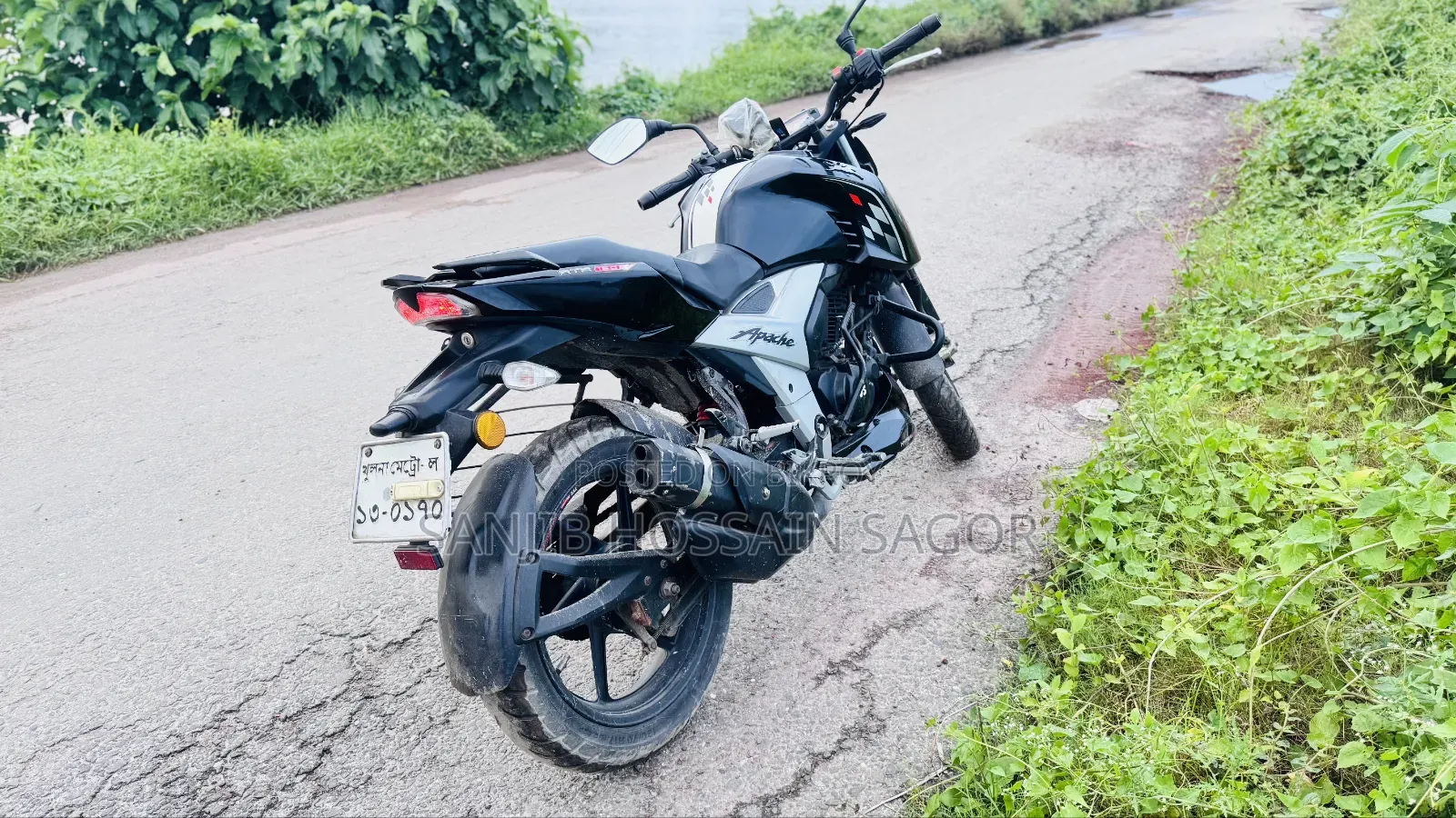 New TVS Apache RTR 160 4V 2021 Black