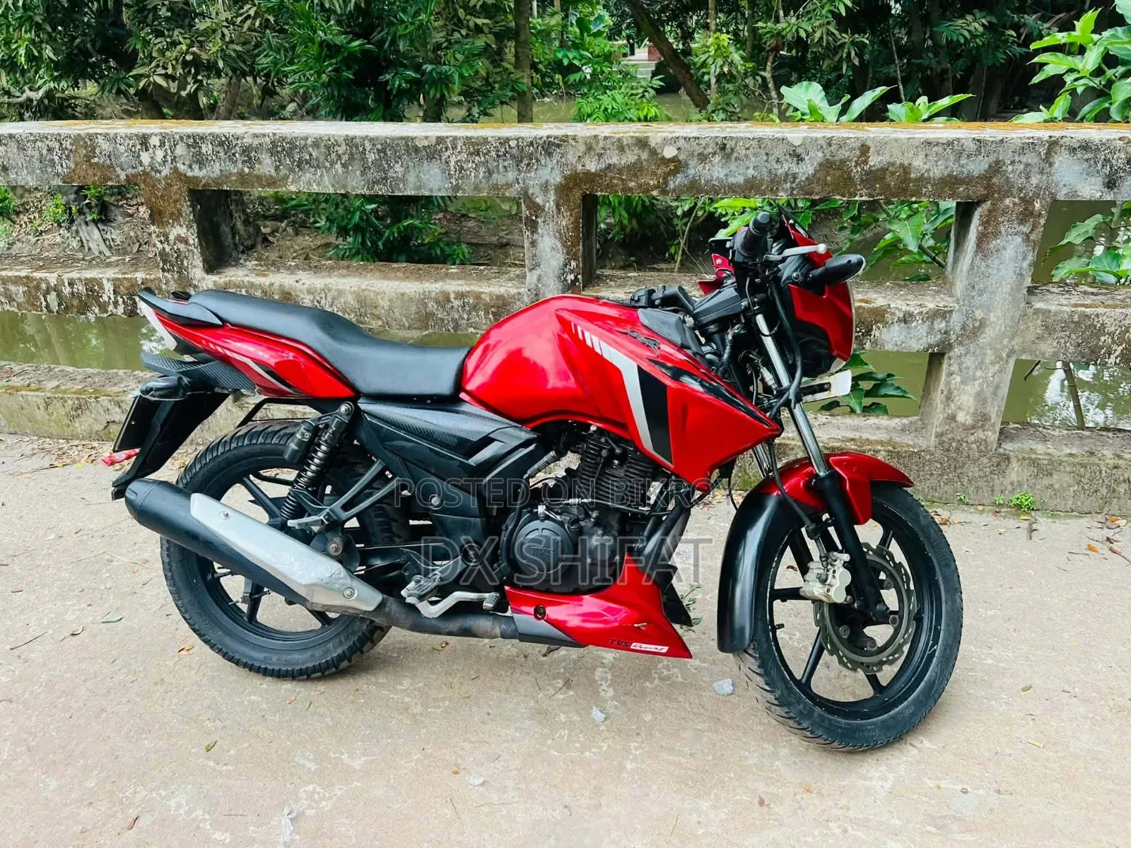টিভিএস অ্যাপাচি আরটিআর ১৬০ ২ভি ২০১৮ লাল