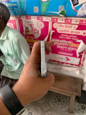 Oppo 8 GB Silver
