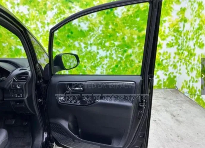 Toyota Esquire 2016 Black