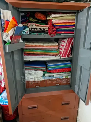 স্টিলের দরাজ।