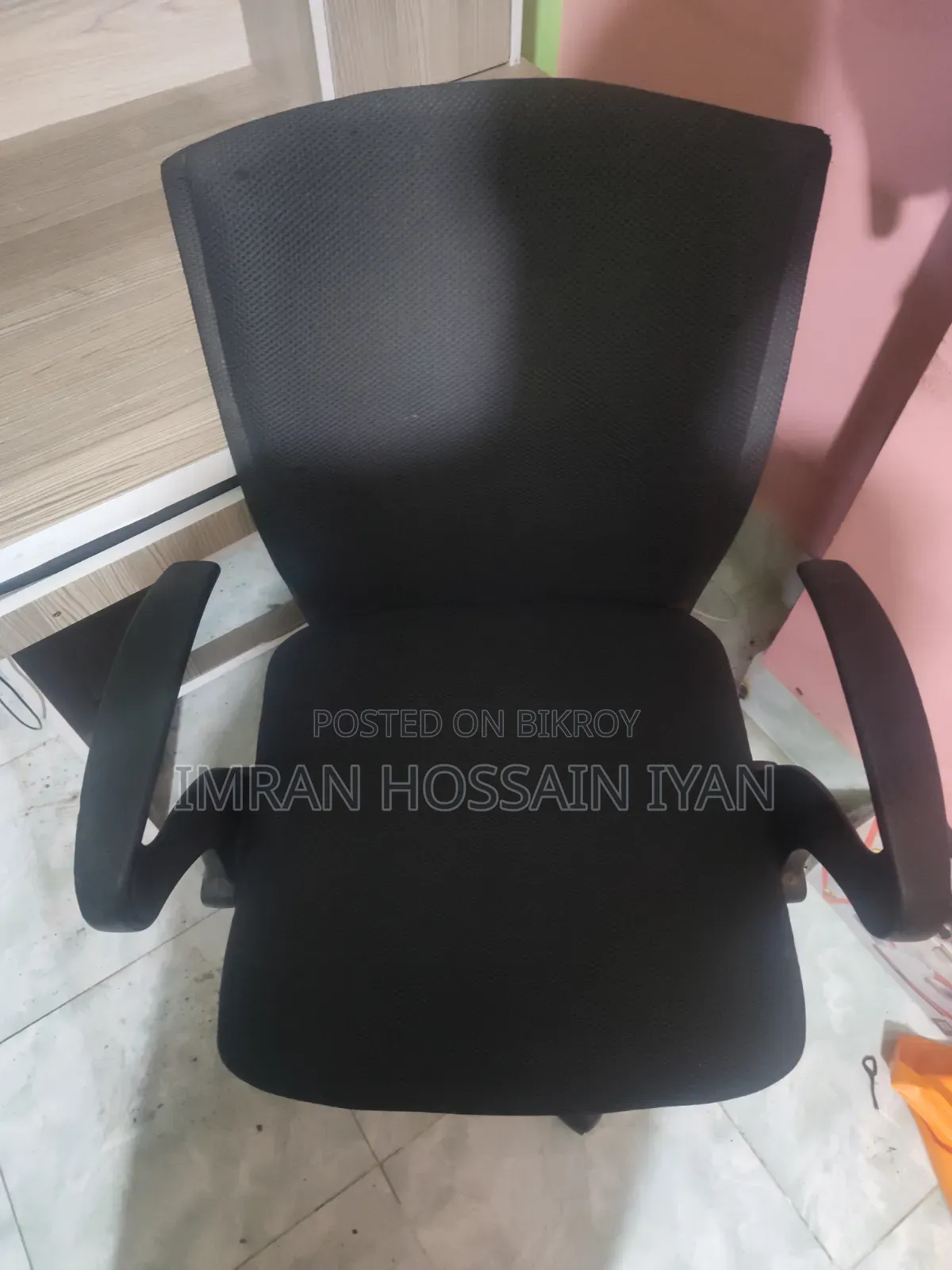 চেয়ার বিক্রয়ের জন্য