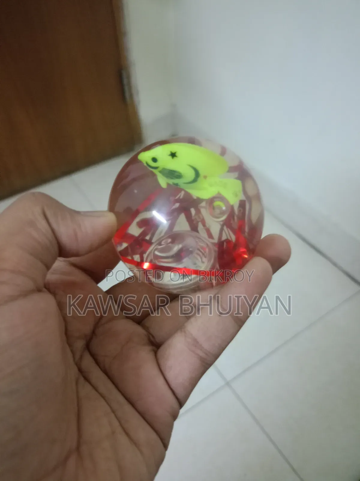 ম্যাজিক বল। নীল এবং লাল আলো