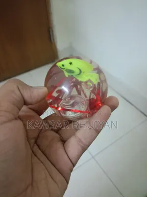 ম্যাজিক বল। নীল এবং লাল আলো