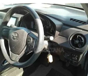 Toyota Corolla 2019 White