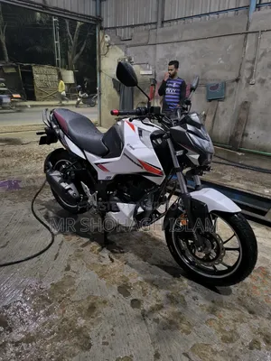 Hero Thriller 160R Refresh 2021 White
