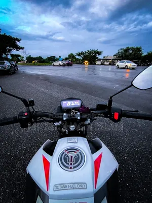 Hero Thriller 160R Refresh 2021 White