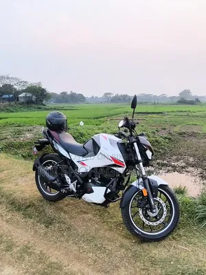 Hero Thriller 160R Refresh 2021 White