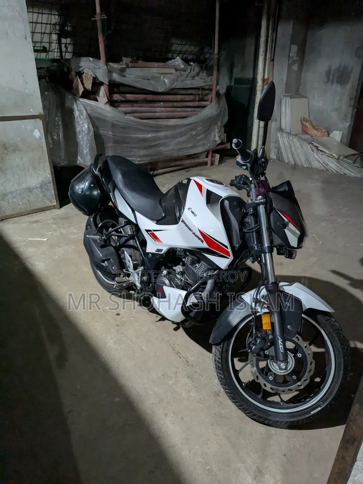 Hero Thriller 160R Refresh 2021 White