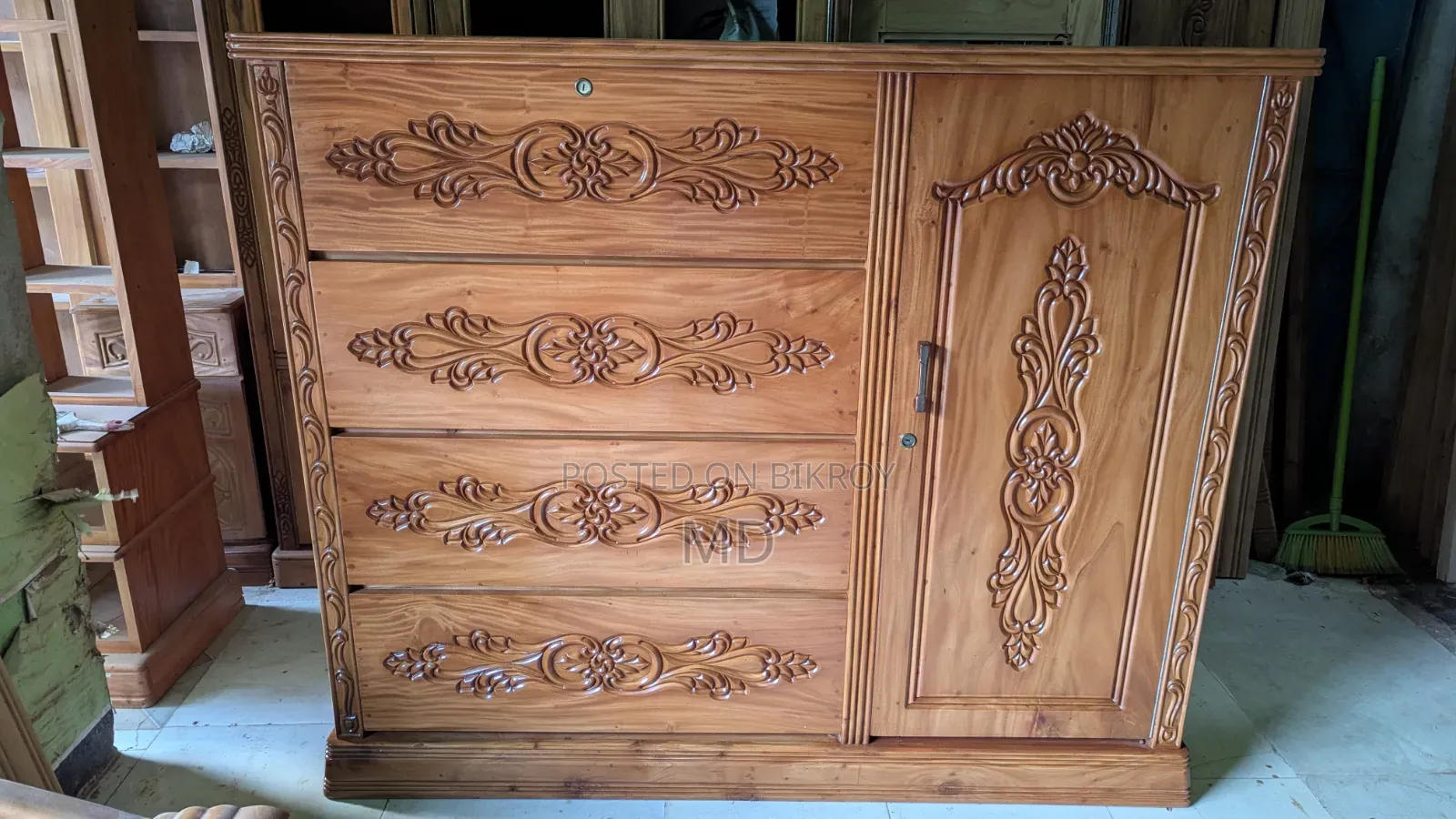 Attractive Design Mahogany Wood Wardrobe