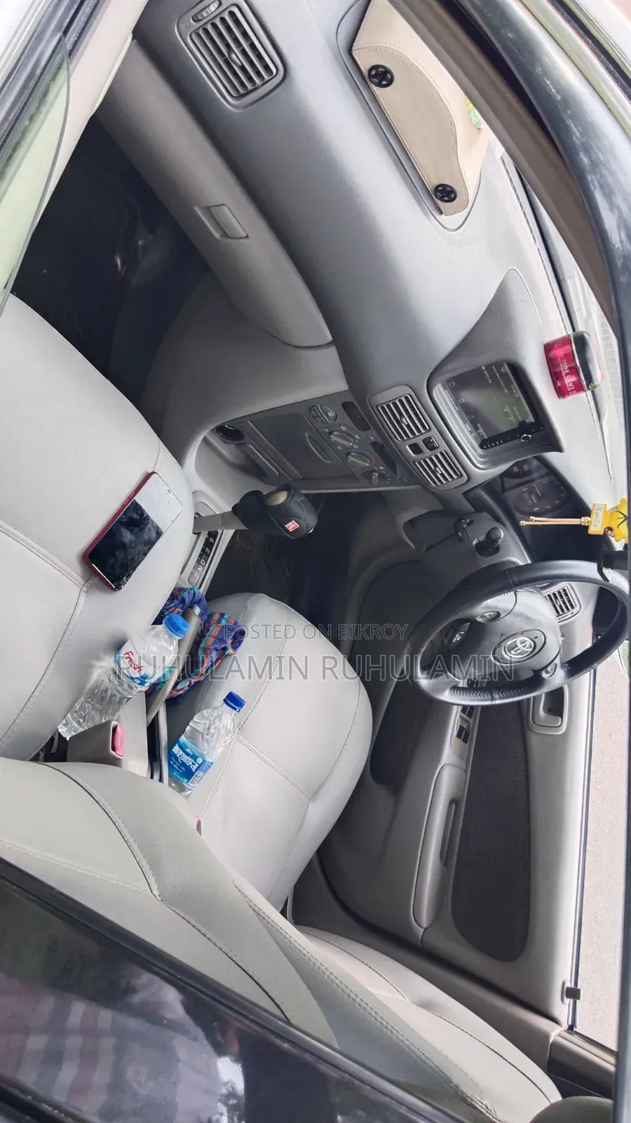 Toyota Corolla 1999 White
