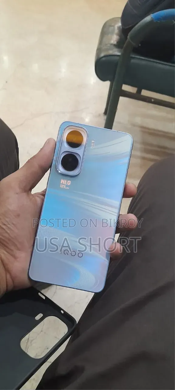 আইকিউওও নিও১১ ২৫৬ জিবি বেগুনি