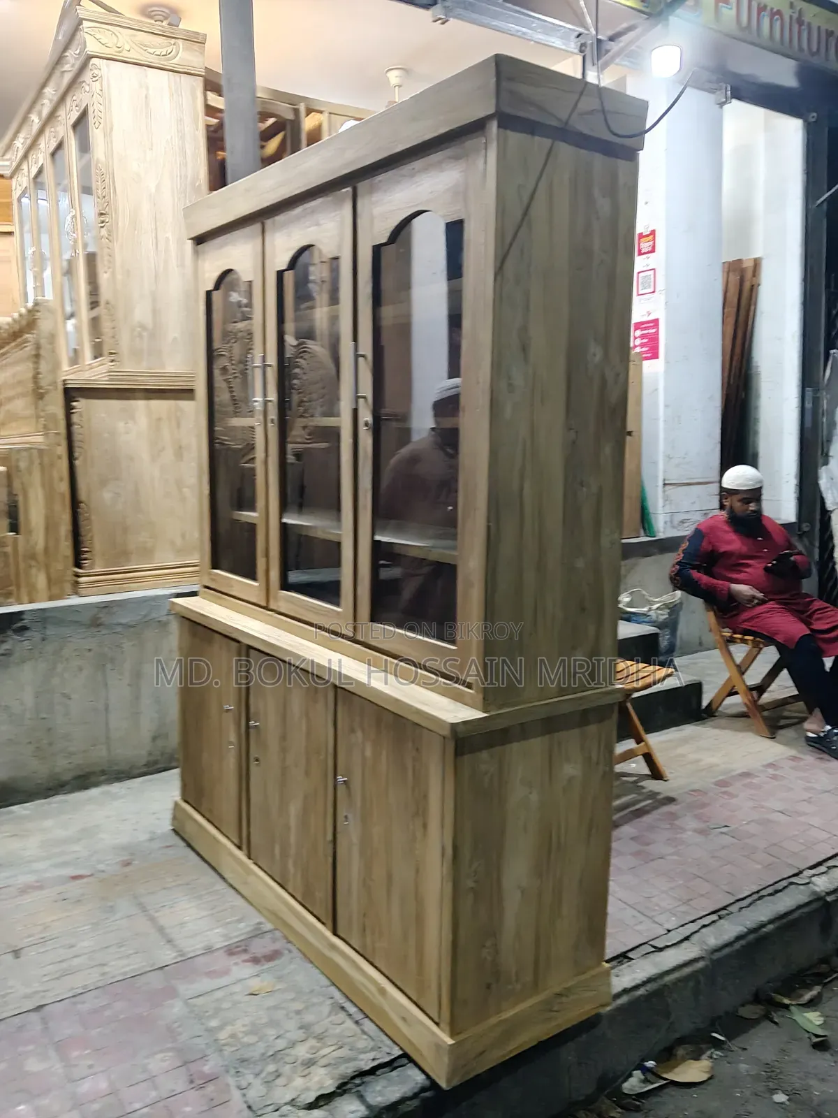 Show Case 5*6 Feet