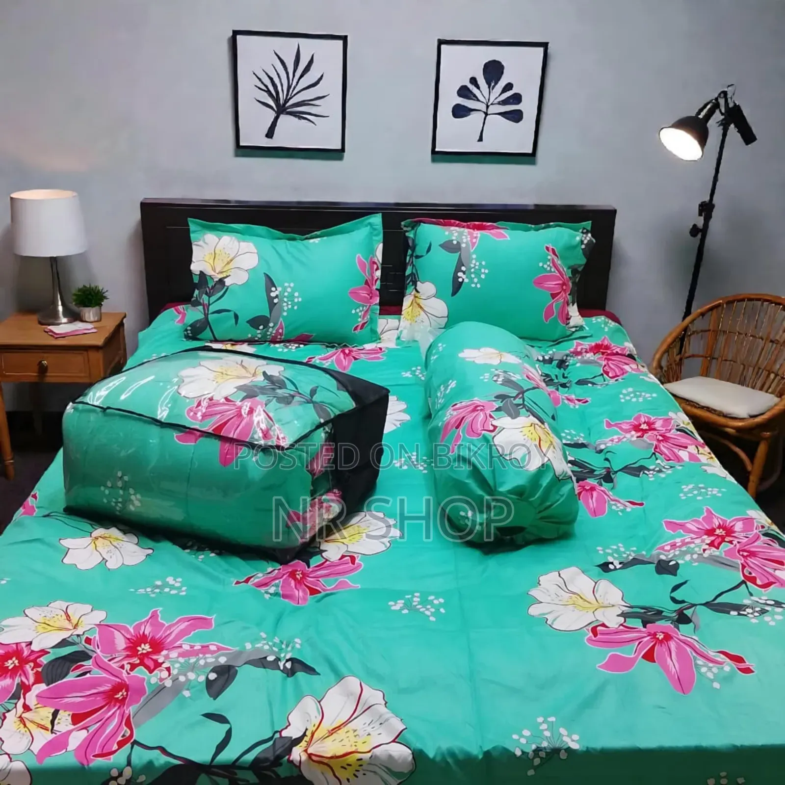 প্রিমিয়াম টুয়েল কটন ফেব্রিক কম্ফর্টার ৫ পিস বেডিং কম্বো