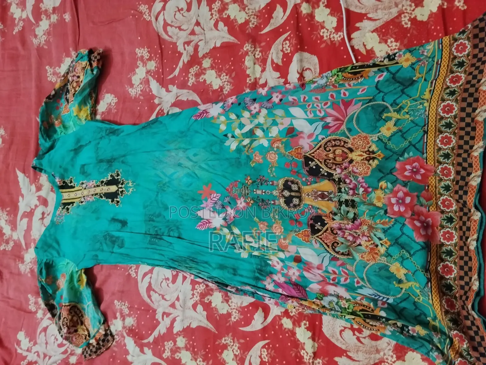 Selling Dresses at Low Price