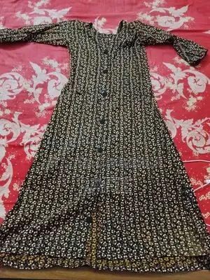 Selling Dresses at Low Price