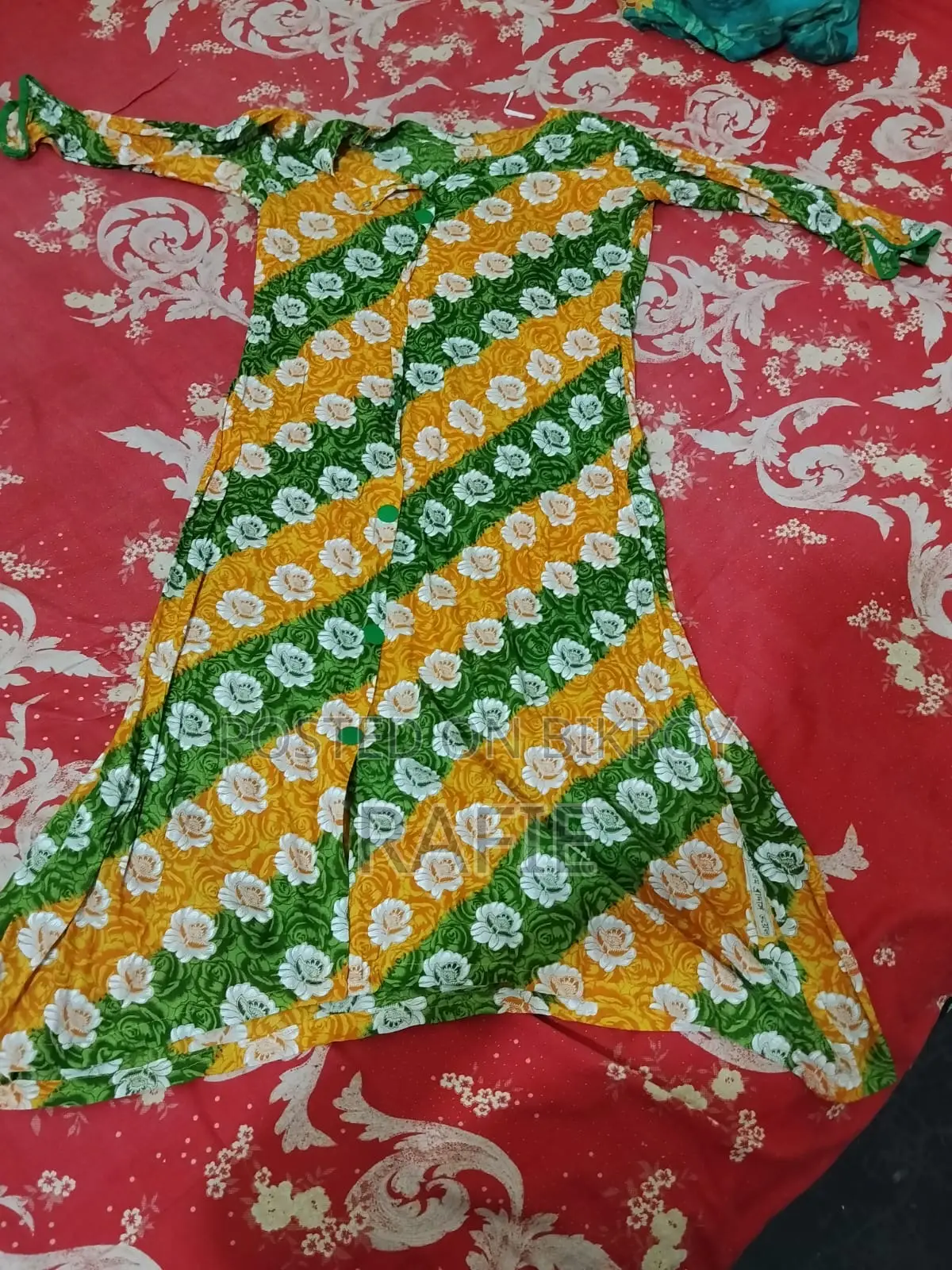 Selling Dresses at Low Price
