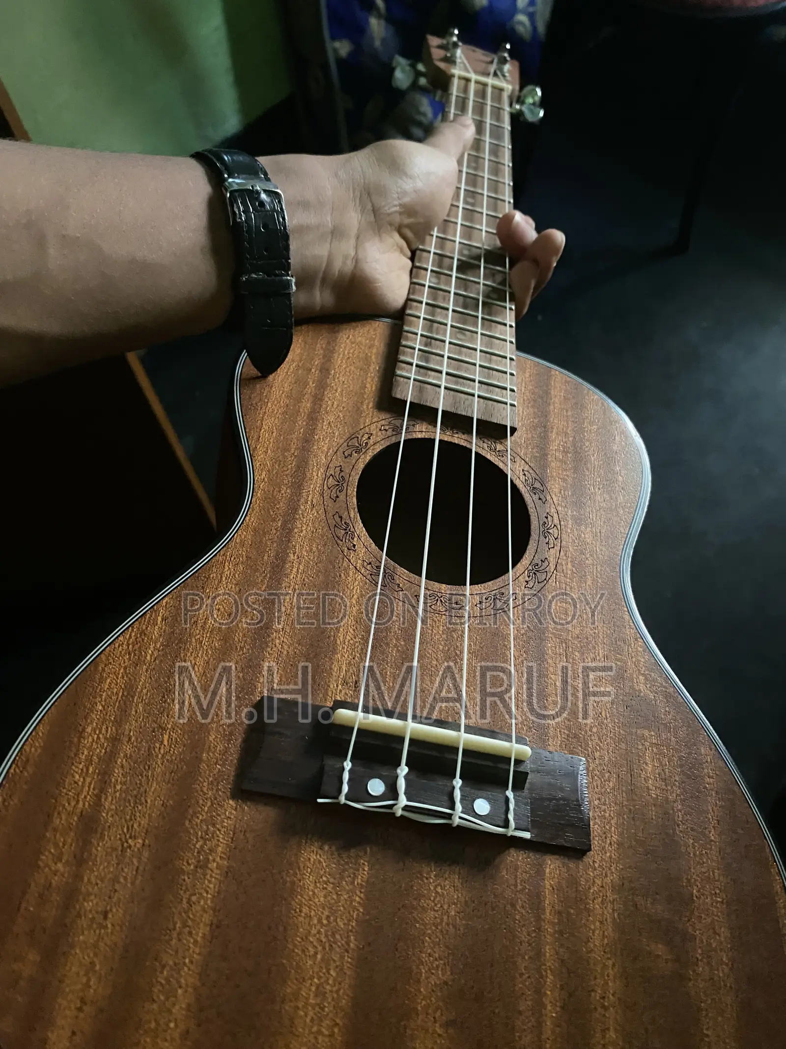 Ukulele 24"