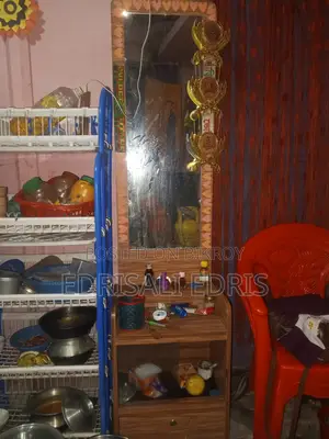 আমি একটি ড্রেসিং টেবিল বিক্রি করব