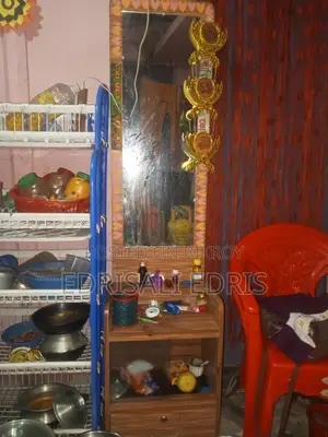 আমি একটি ড্রেসিং টেবিল বিক্রি করব