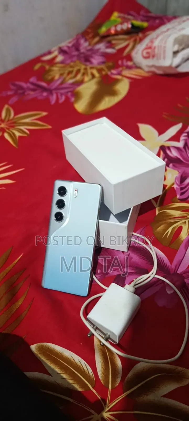 টেকনো ক্যামন ৪০ ২৫৬ জিবি হোয়াইট