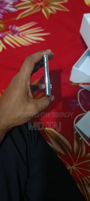 টেকনো ক্যামন ৪০ ২৫৬ জিবি হোয়াইট