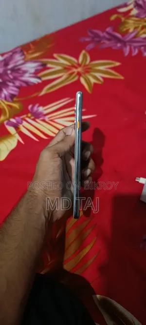 টেকনো ক্যামন ৪০ ২৫৬ জিবি হোয়াইট