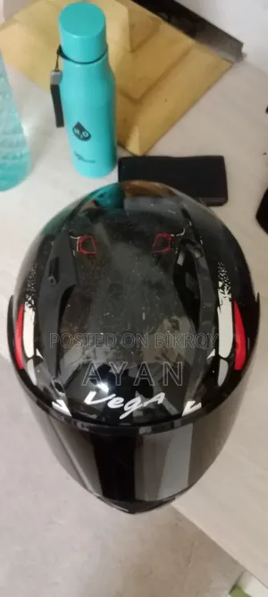 Helmet Vega