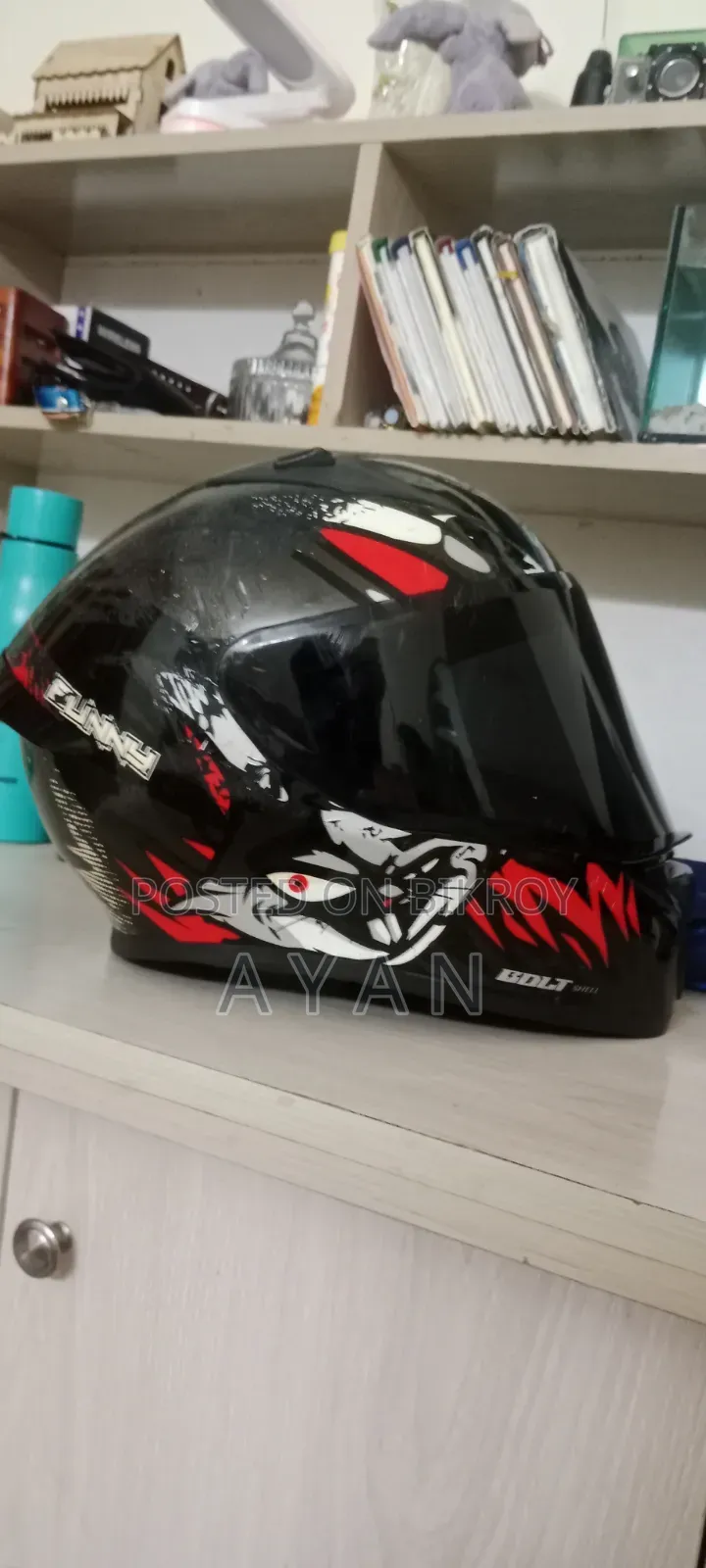 Helmet Vega