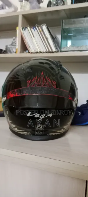 Helmet Vega